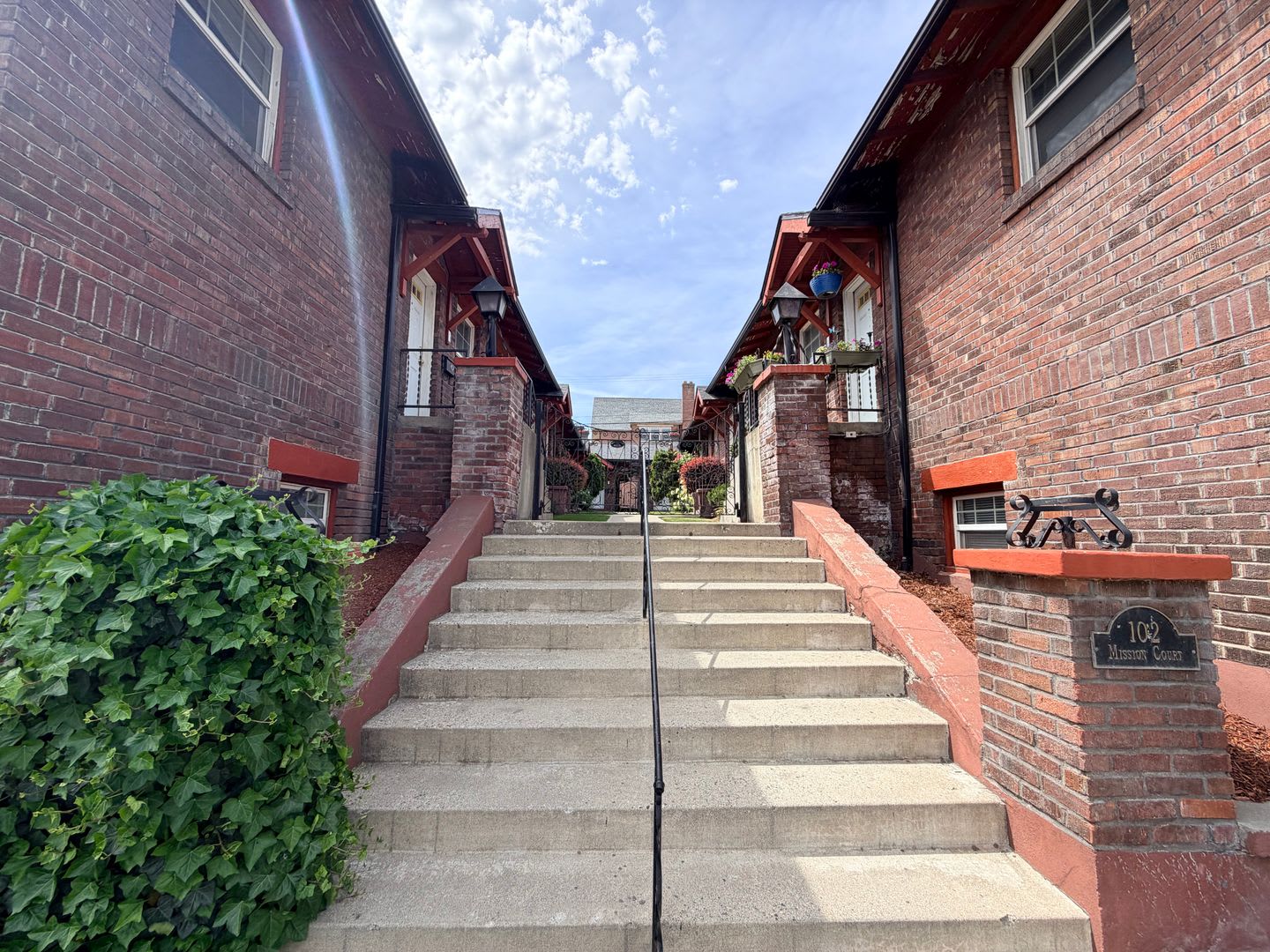 Mission Court Apartments -102 N Mission – photo 4