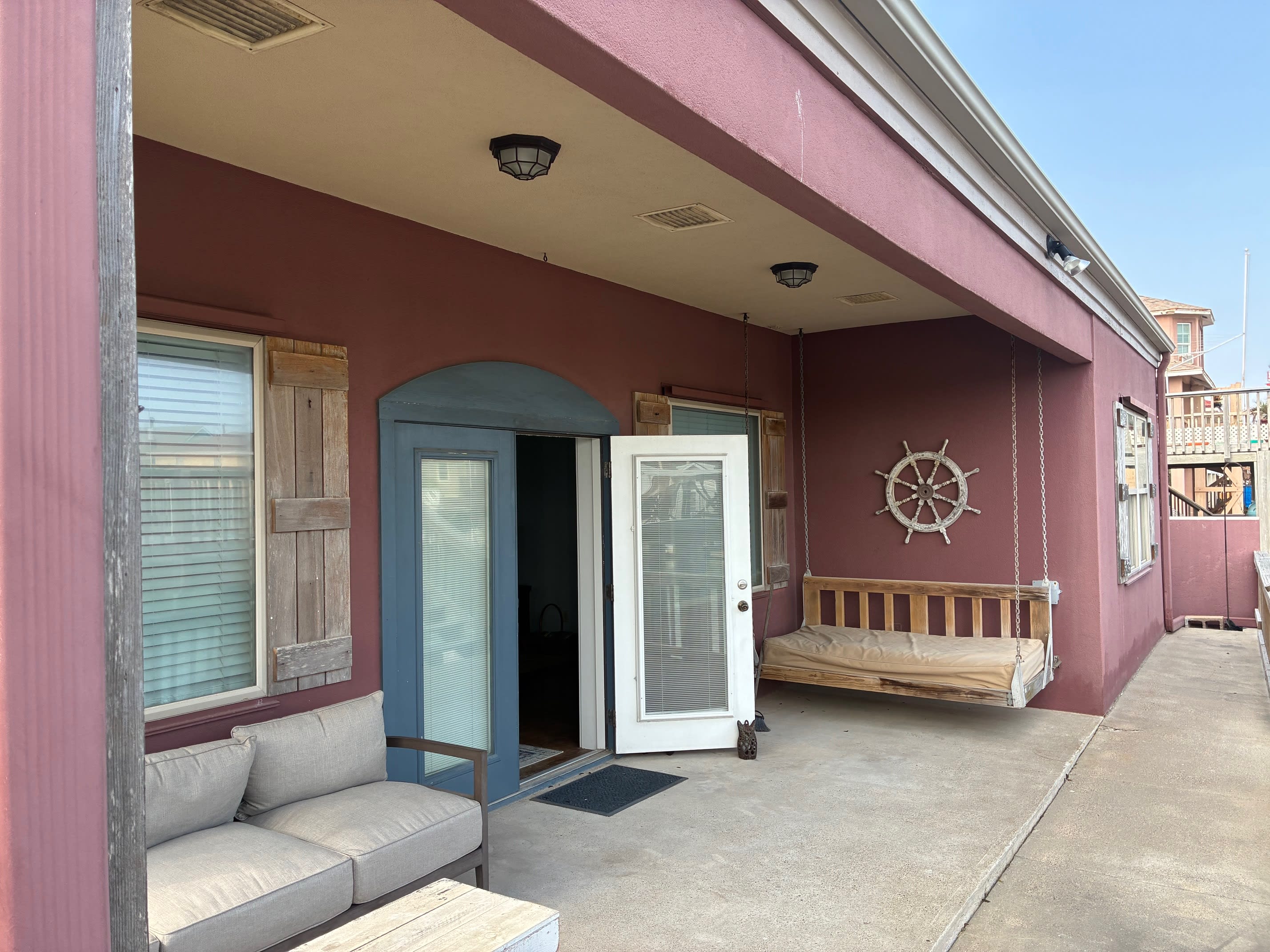 902 Pompano Ave – photo 3