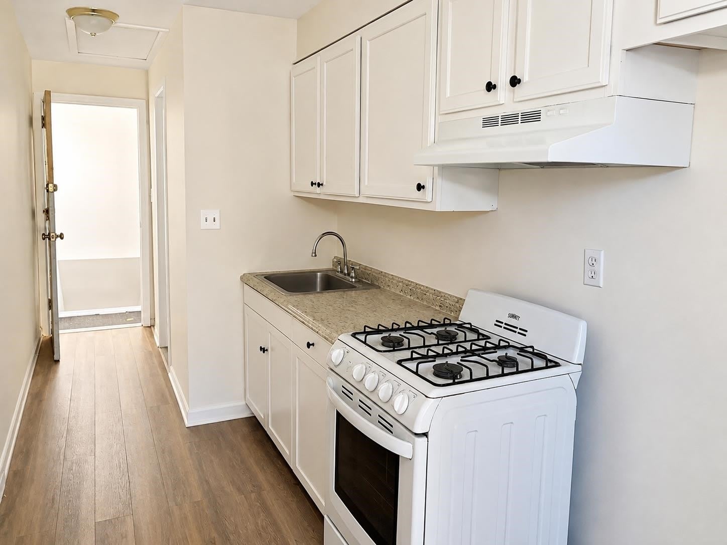 920 BROADWAY – photo 3