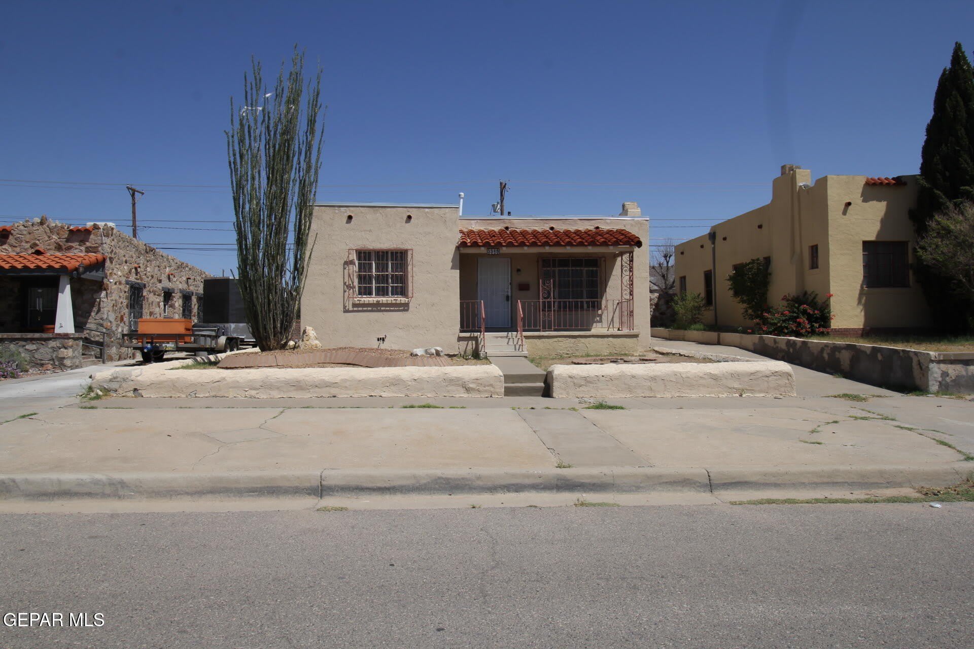 3315 SACRAMENTO Avenue – photo 2