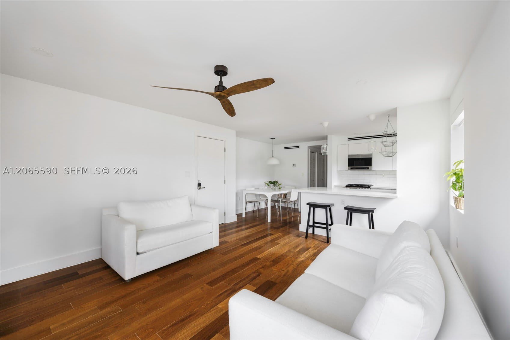 741 6th St – photo 3
