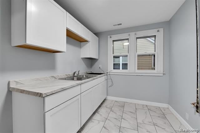 13924 Roselawn Street – photo 5