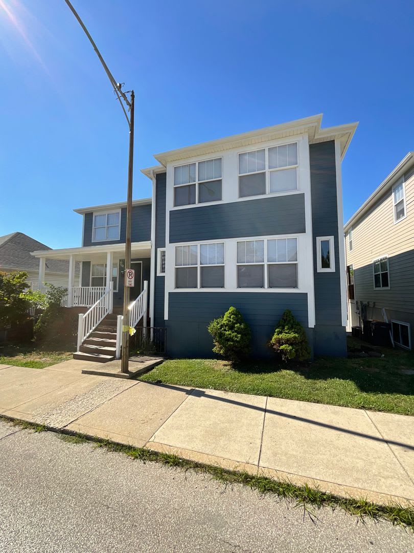***AVAILABLE AUGUST 2027**** 5 Bed 3 Bath house downtown – photo 2