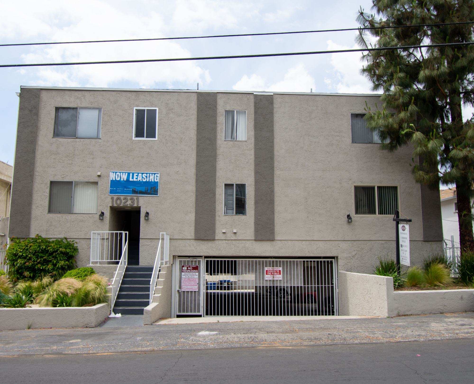 10231 Pinewood Avenue – photo 1