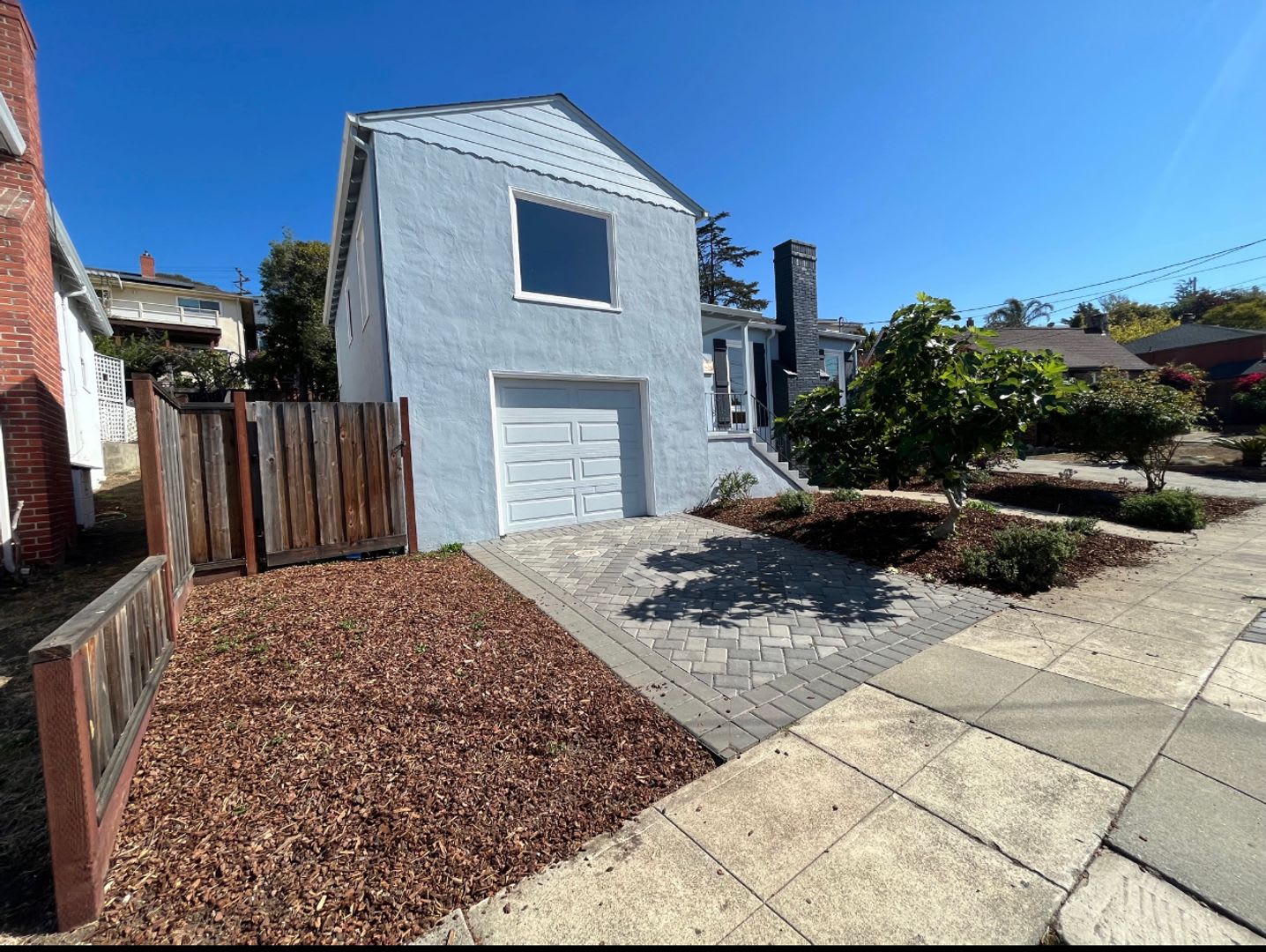 GORGEOUS UPDATED TWO BEDROOM HOUSE W. BONUS ROOM!!!!!! – photo 3
