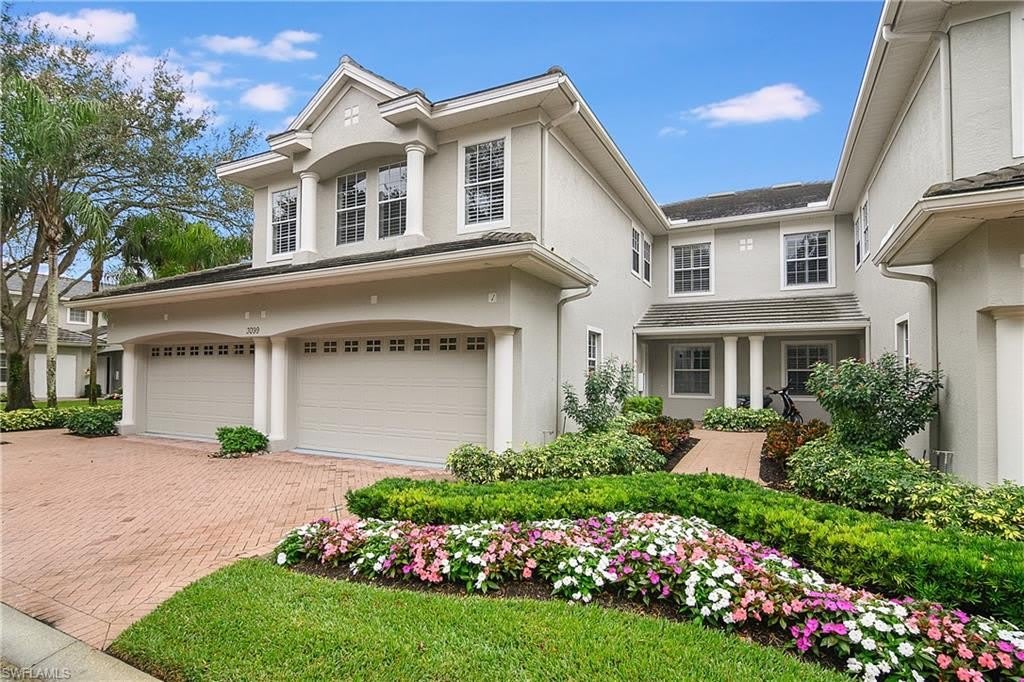 3099 Lancaster Dr – photo 1