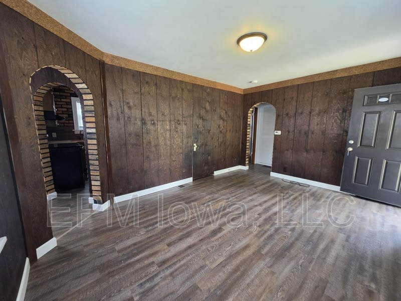 1212 Forest Avenue – photo 4