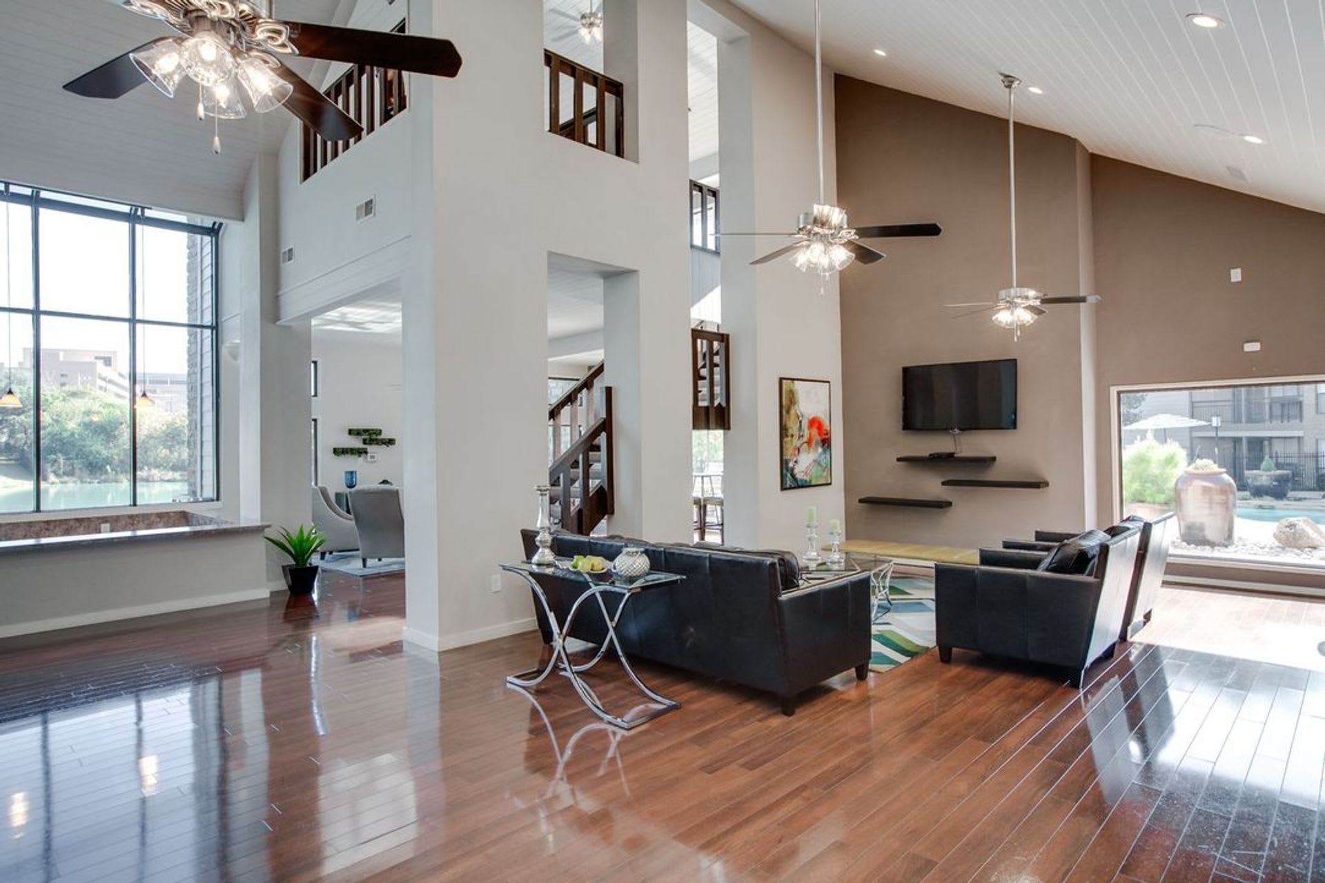 Lakeside Apartments – photo 4