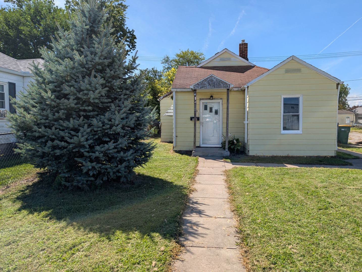 Completely Renovated 3 Bedroom 1 Bathroom Home 1 250 Month Accepting Section 8 – photo 1