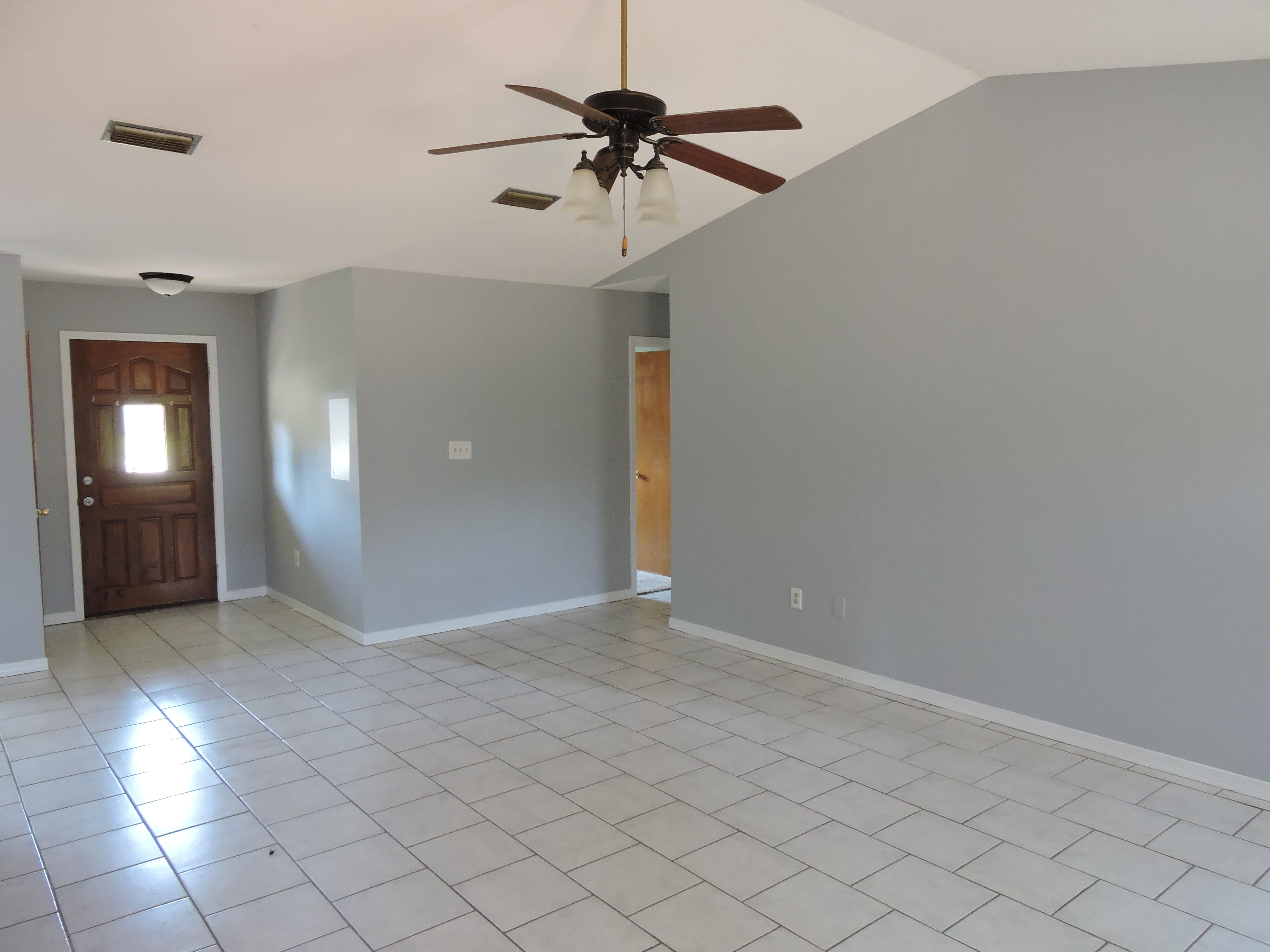 215 Grand Prix Dr – photo 4