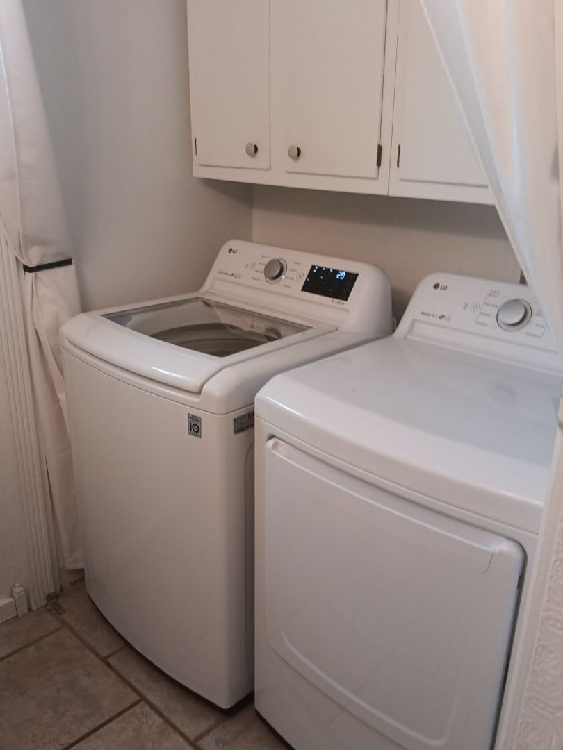 3 Bedroom, 1.5 Bathroom Home! Schedule a Showing! – photo 4