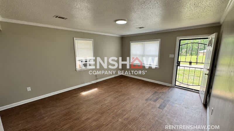 158 Navy Dr – photo 2