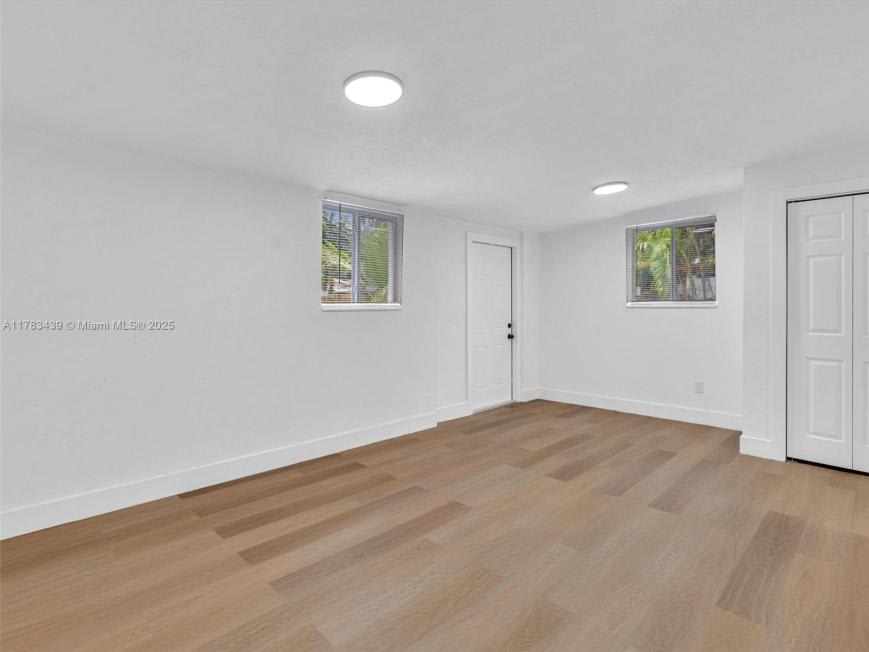 470 NE 165th St – photo 3