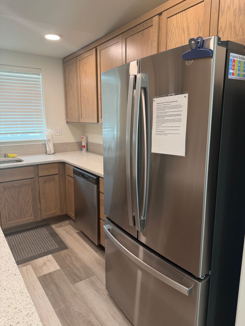 Fully Furnished Home, All utilities, Internet & Landscaping Included!!!! – photo 3