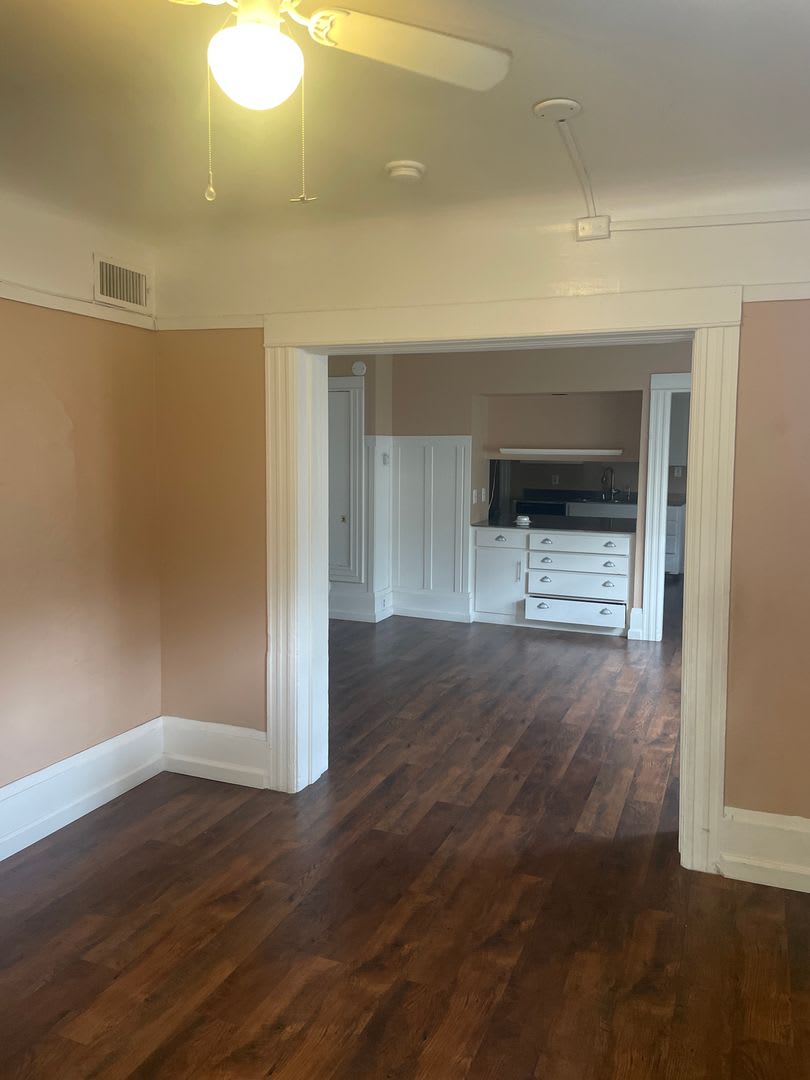 521 T St #B – photo 4