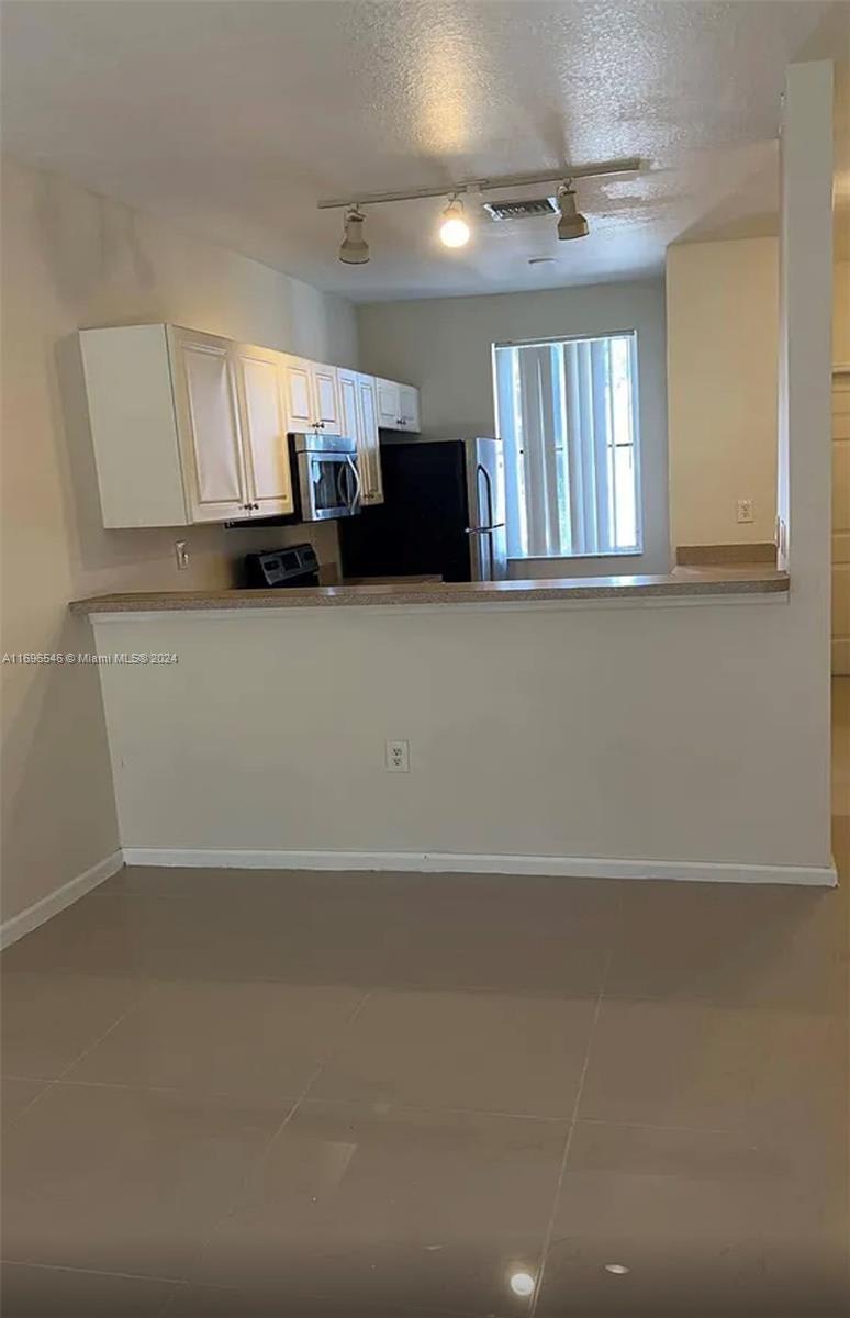 17331 Nw 7Th Ave – photo 2