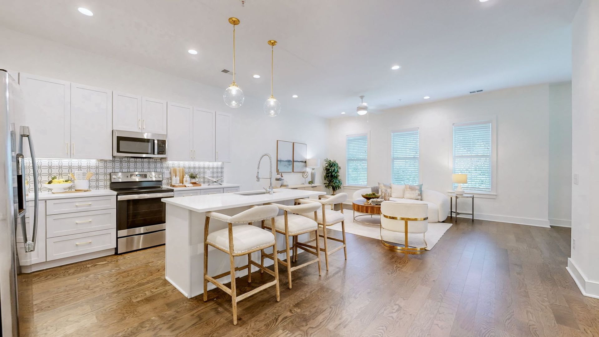 New 3 2 5 Townhome In Downtown Franklin Tn Pet Friendly – photo 2