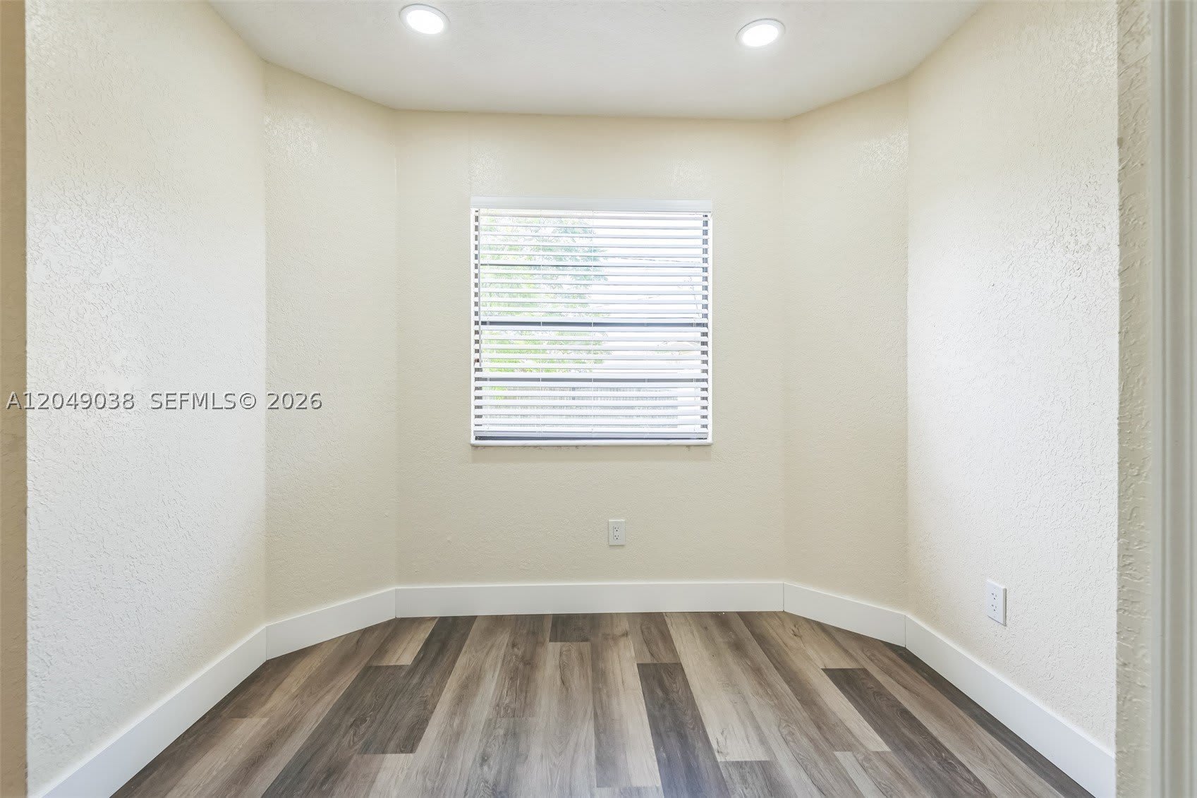 1866 NW Delki Street – photo 5
