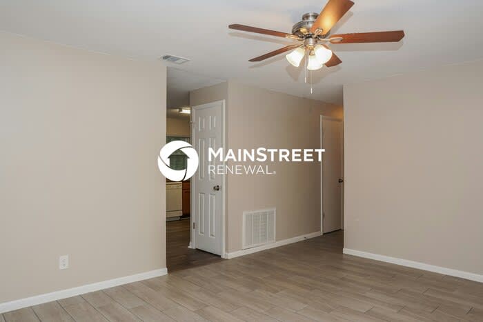 1137 Swan Street – photo 4