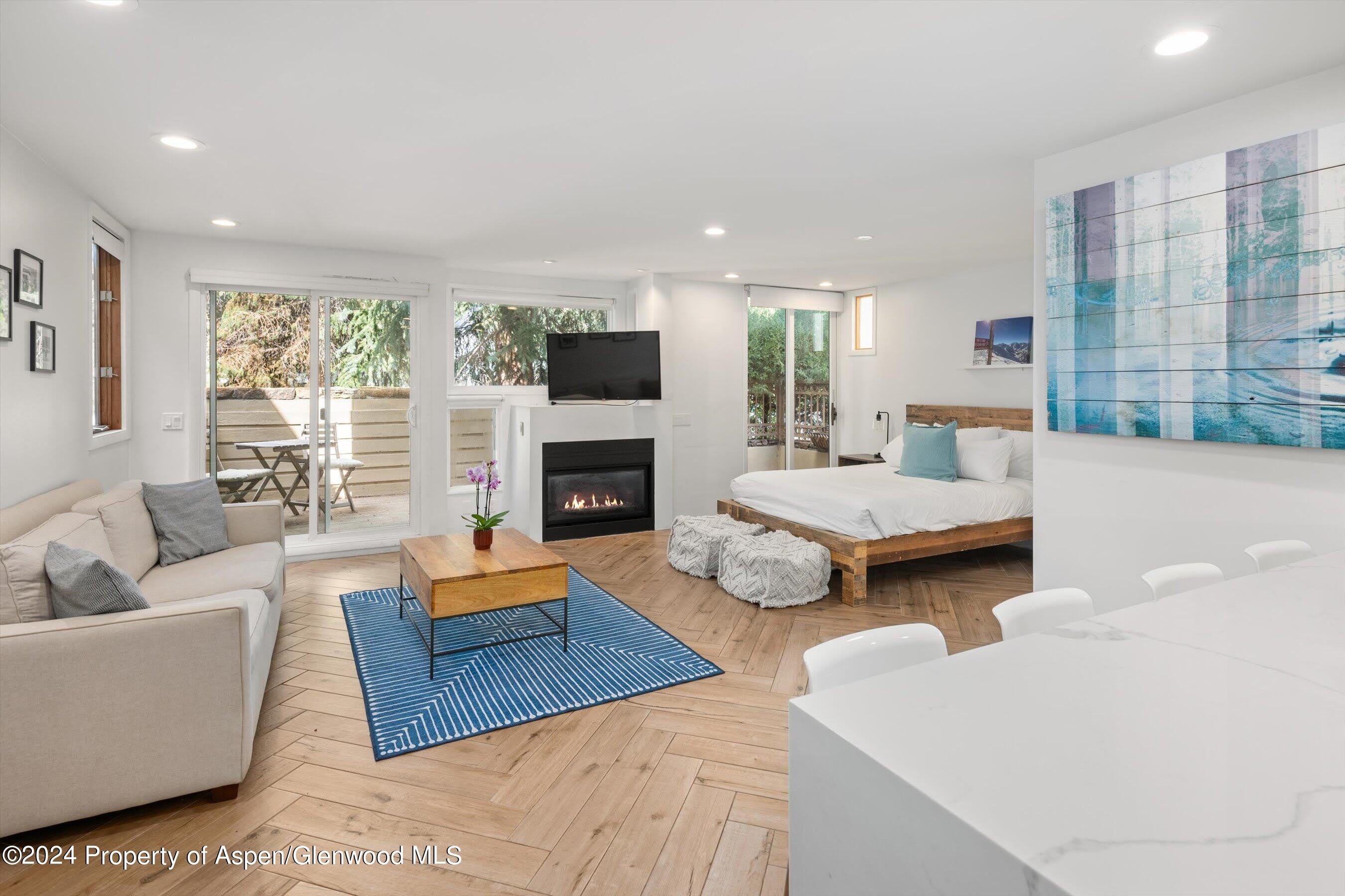 819 E Hyman Avenue – photo 5