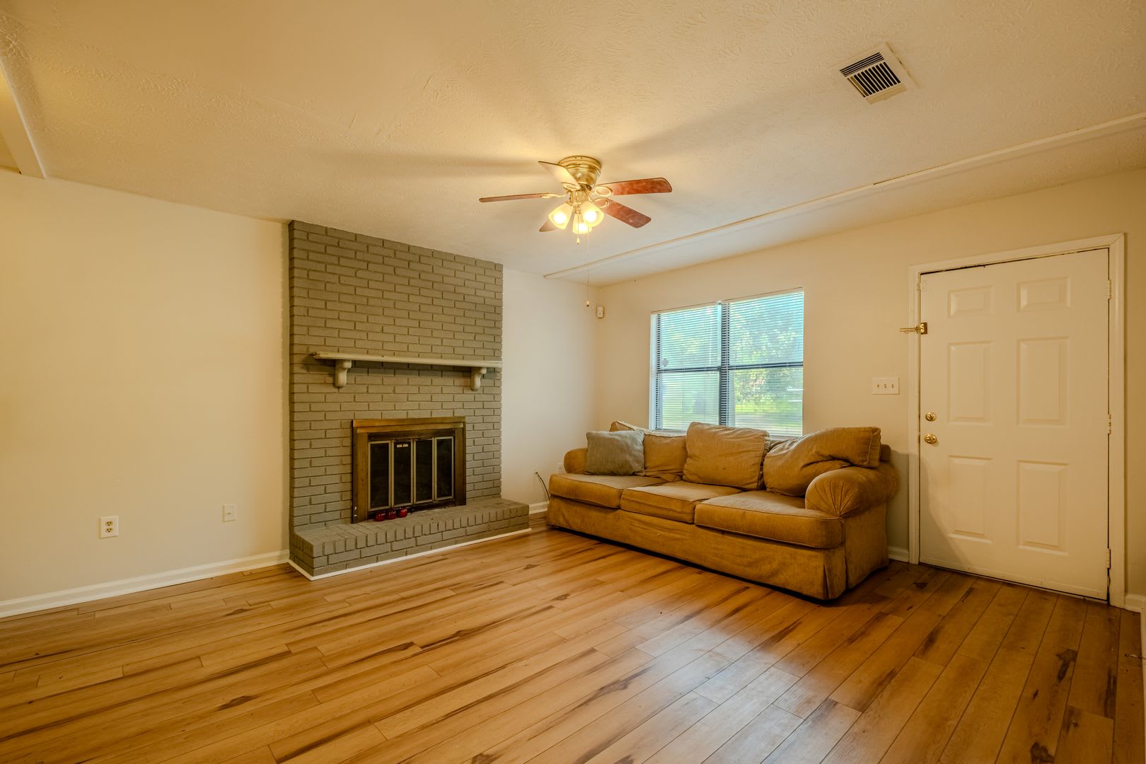 Move In Ready 3Br 2Ba Home In Convenient East Athens – photo 3