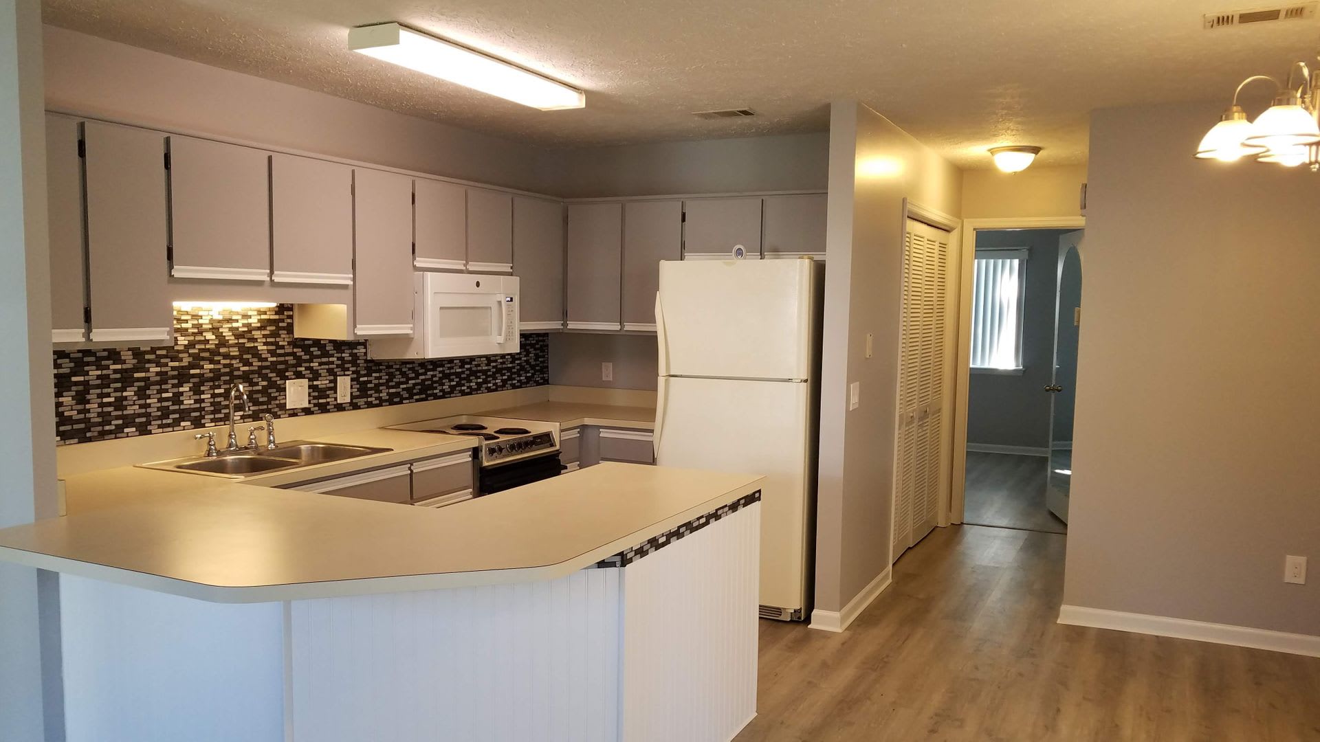 817 Premier Dr – photo 4