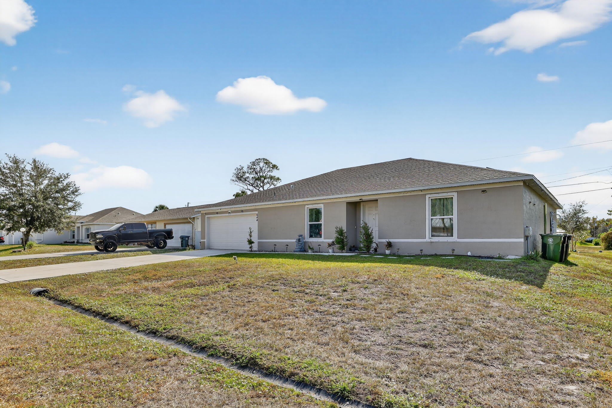 644 SW Hoffenberg Avenue – photo 3