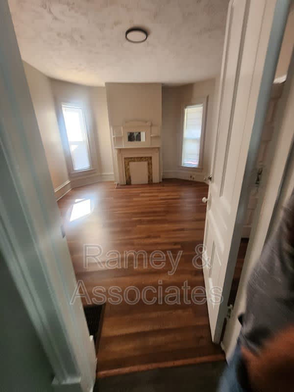 1842 Bolling Ave – photo 5