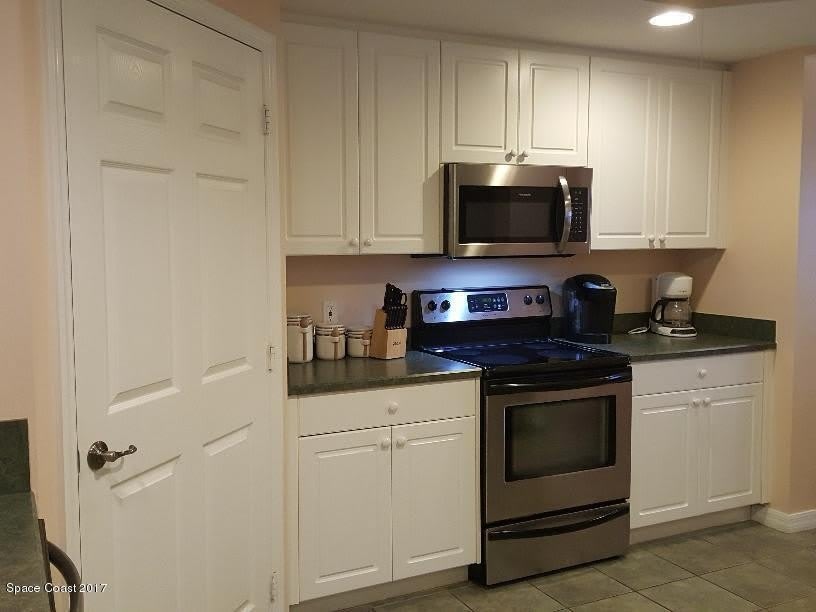 8891 Lake Drive – photo 3