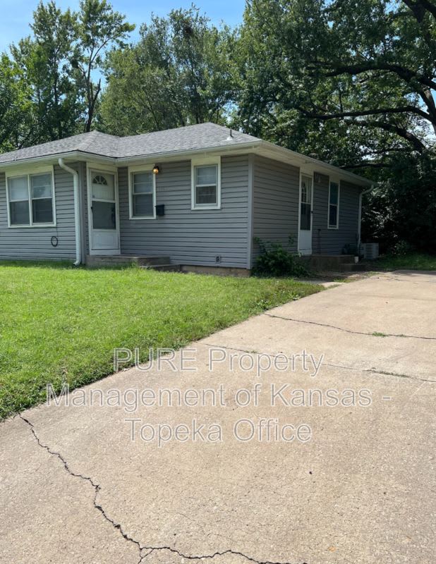 641 Sw Oakley – photo 2