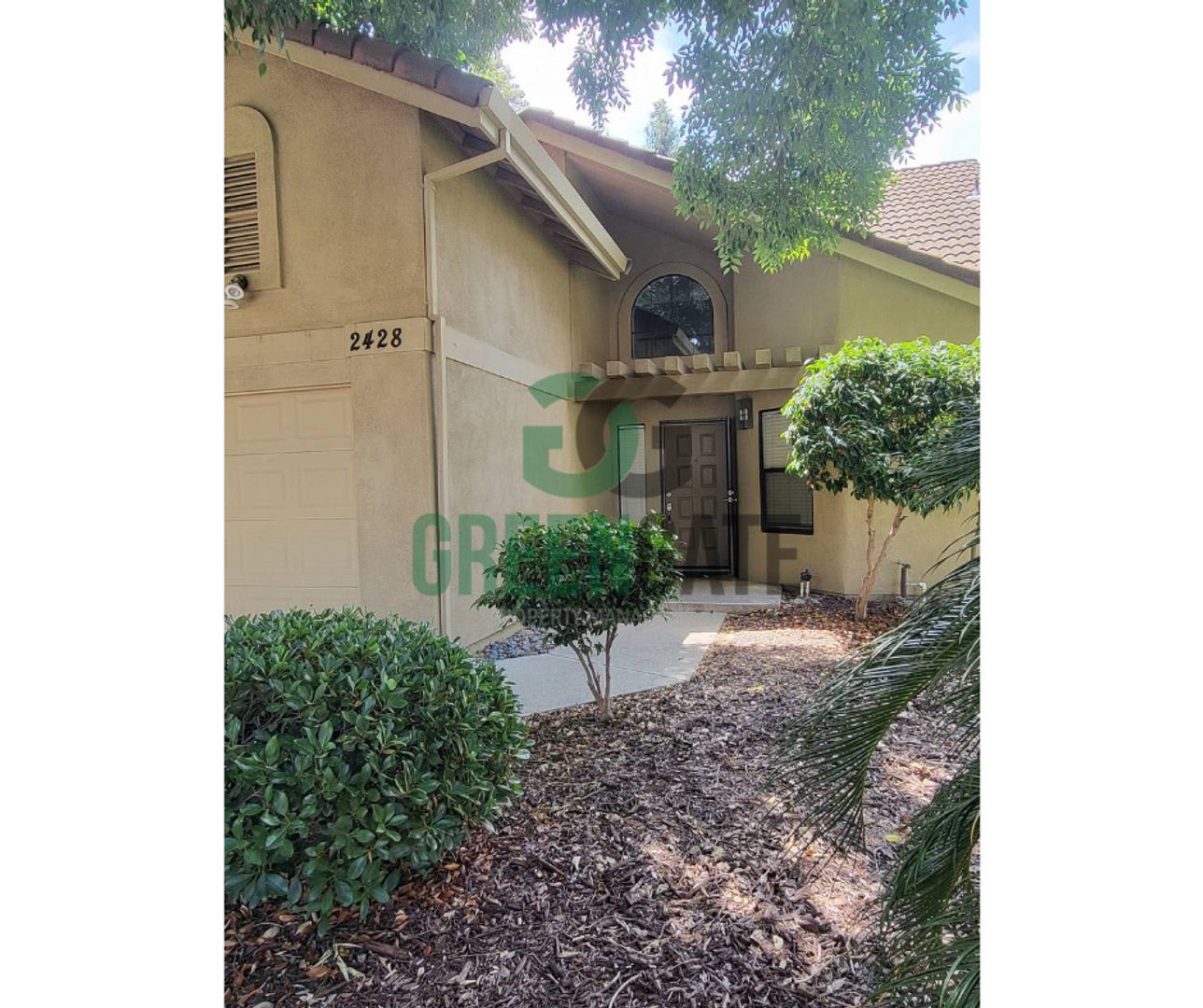 Welcome to this beautiful well maintained 4 bedroom Modesto home! 2428 Woodvale Dr – photo 4