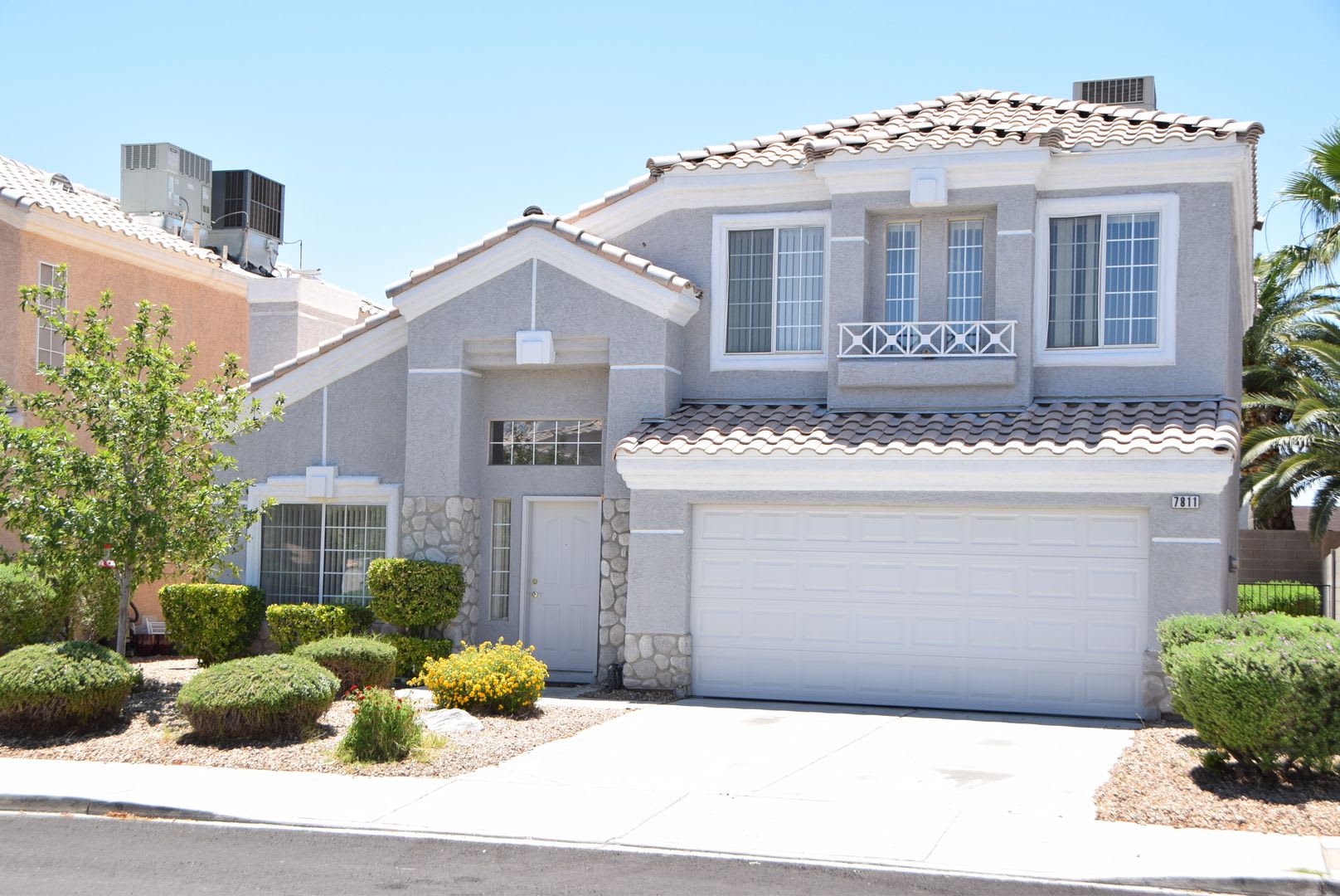 4 Bedroom 2 5 Bath Beauty In The Northwest Of Las Vegas – photo 2