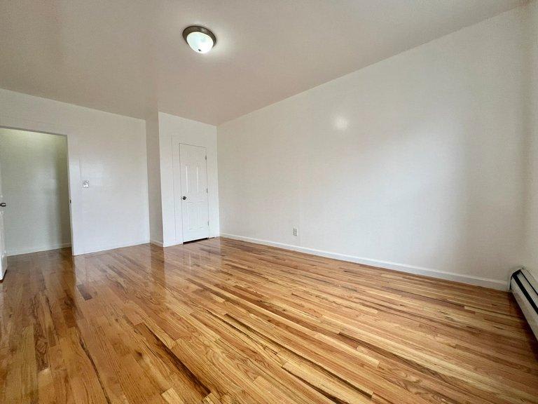 1001 Walton Avenue – photo 3