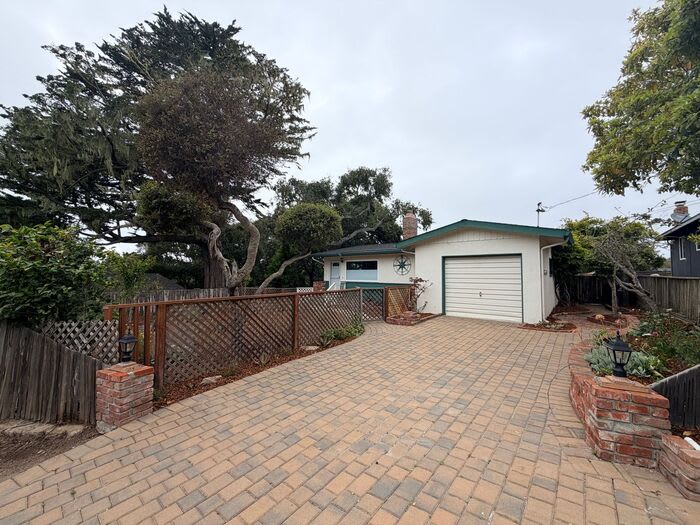 922 Maple Street – photo 1
