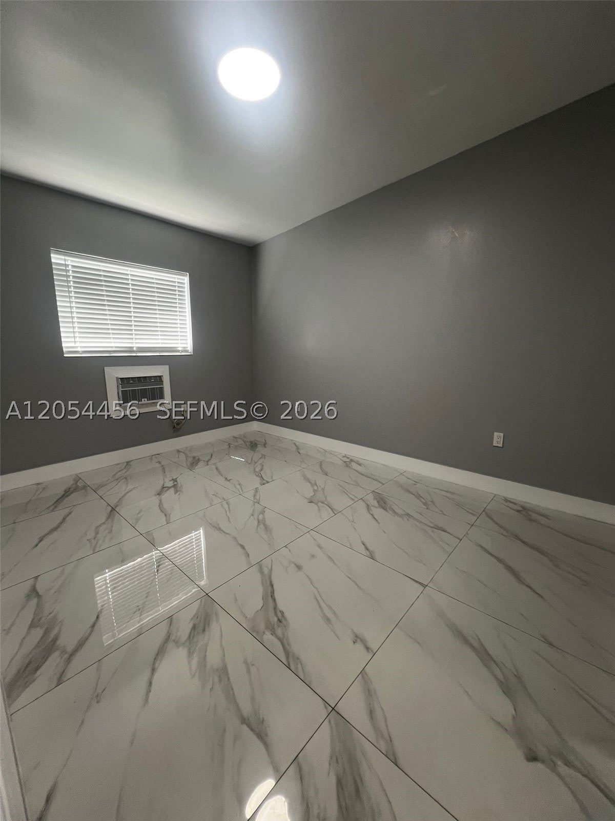 2090 NW 31th St – photo 3