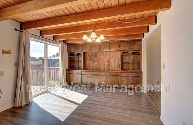16103 NE 33 Avenue – photo 5