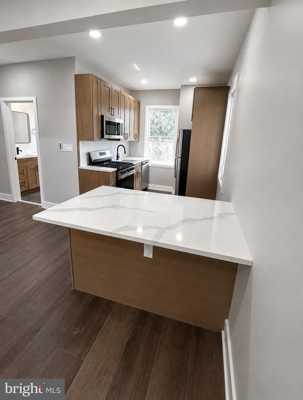 122 BURMONT Road – photo 1