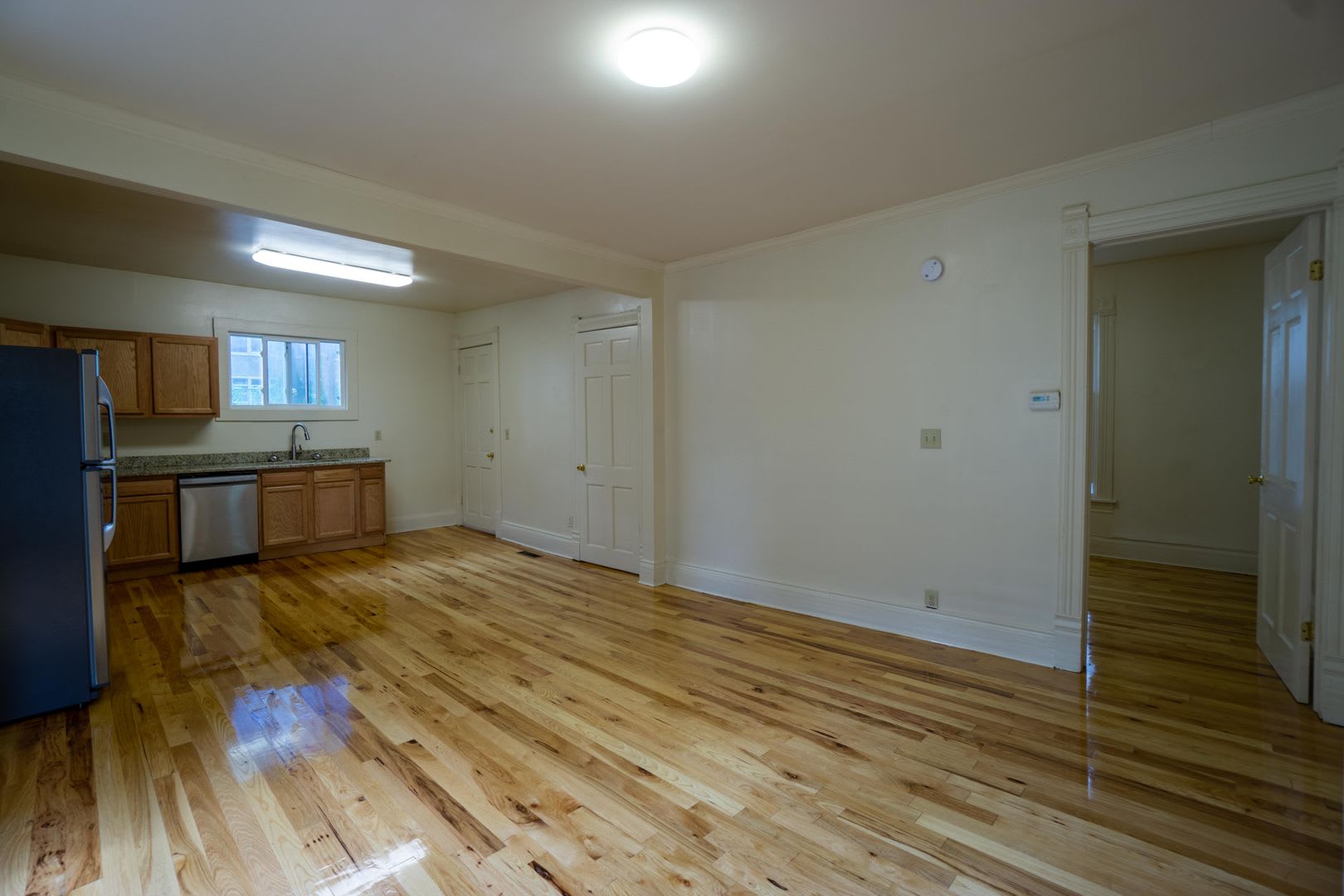 546 Columbus Available August 1 2027 Beautiful 1St Floor Flat On Quiet Residential Street – photo 4