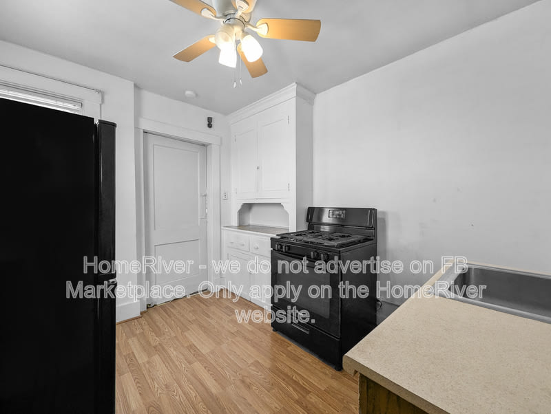 389 Gross St – photo 5