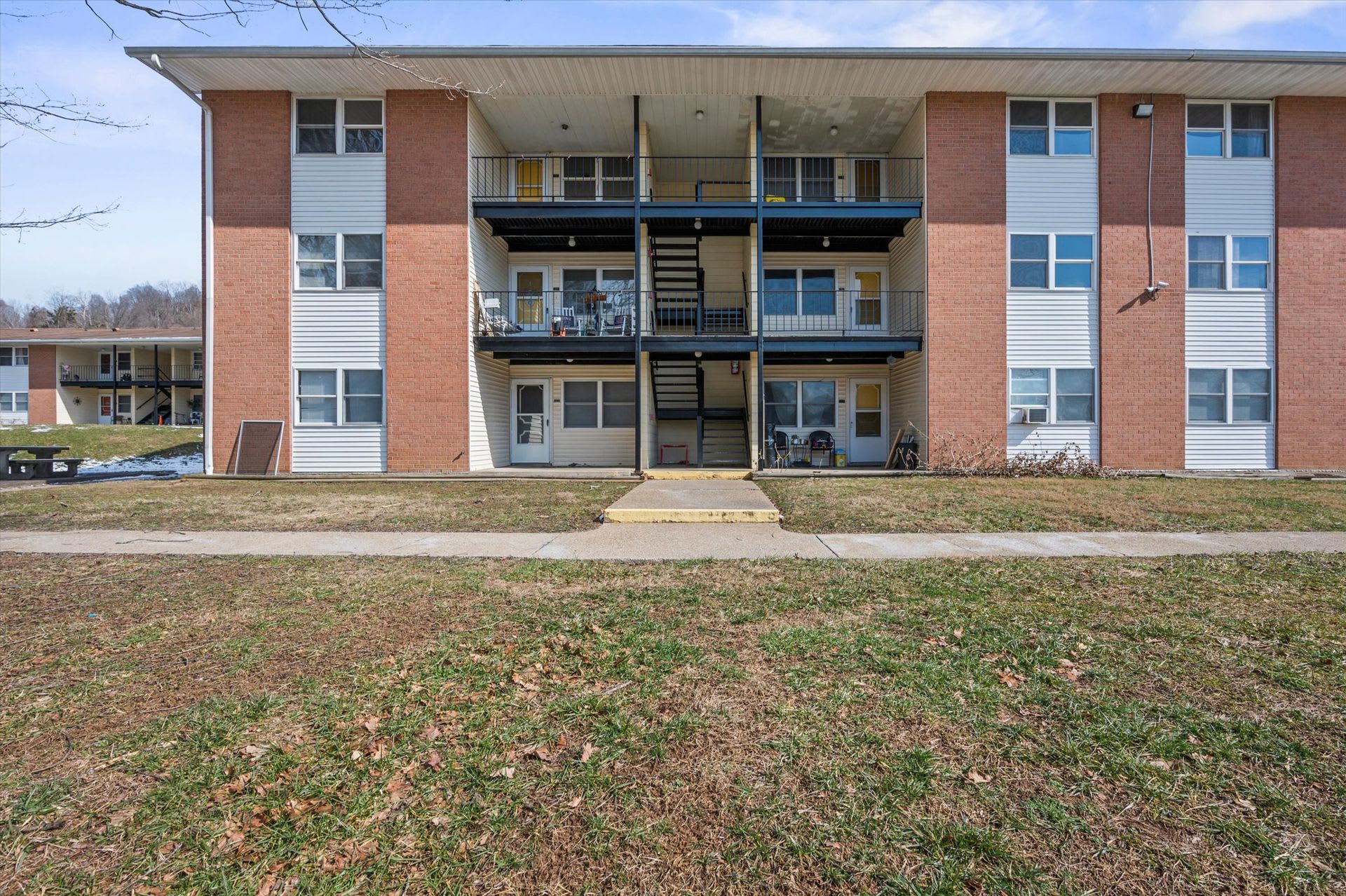 2 Br – photo 2