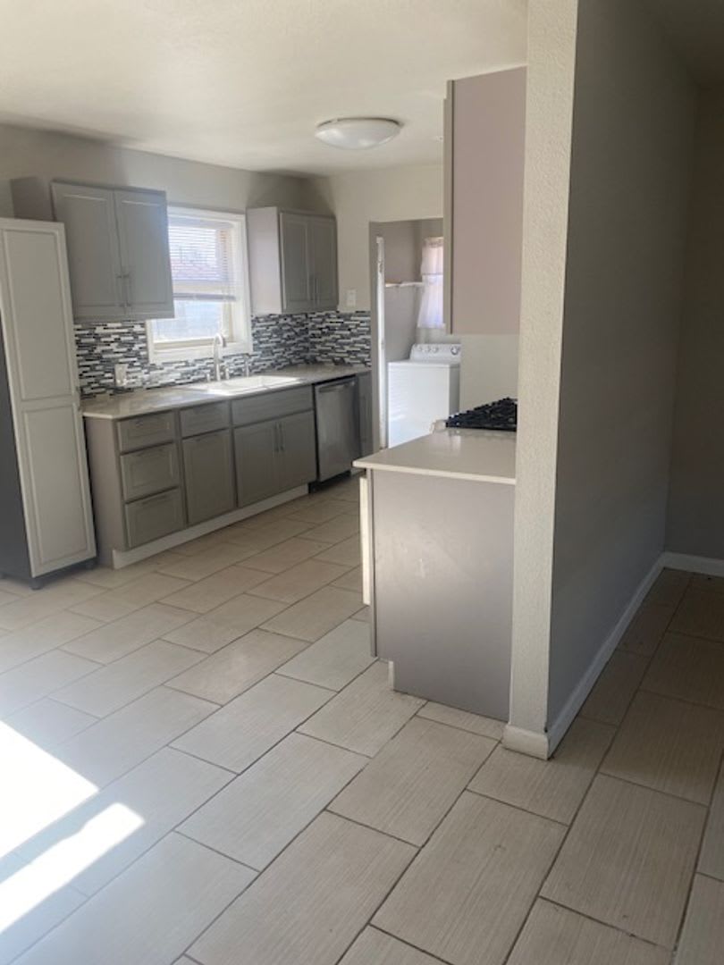 Beautiful Updated Home. – photo 4