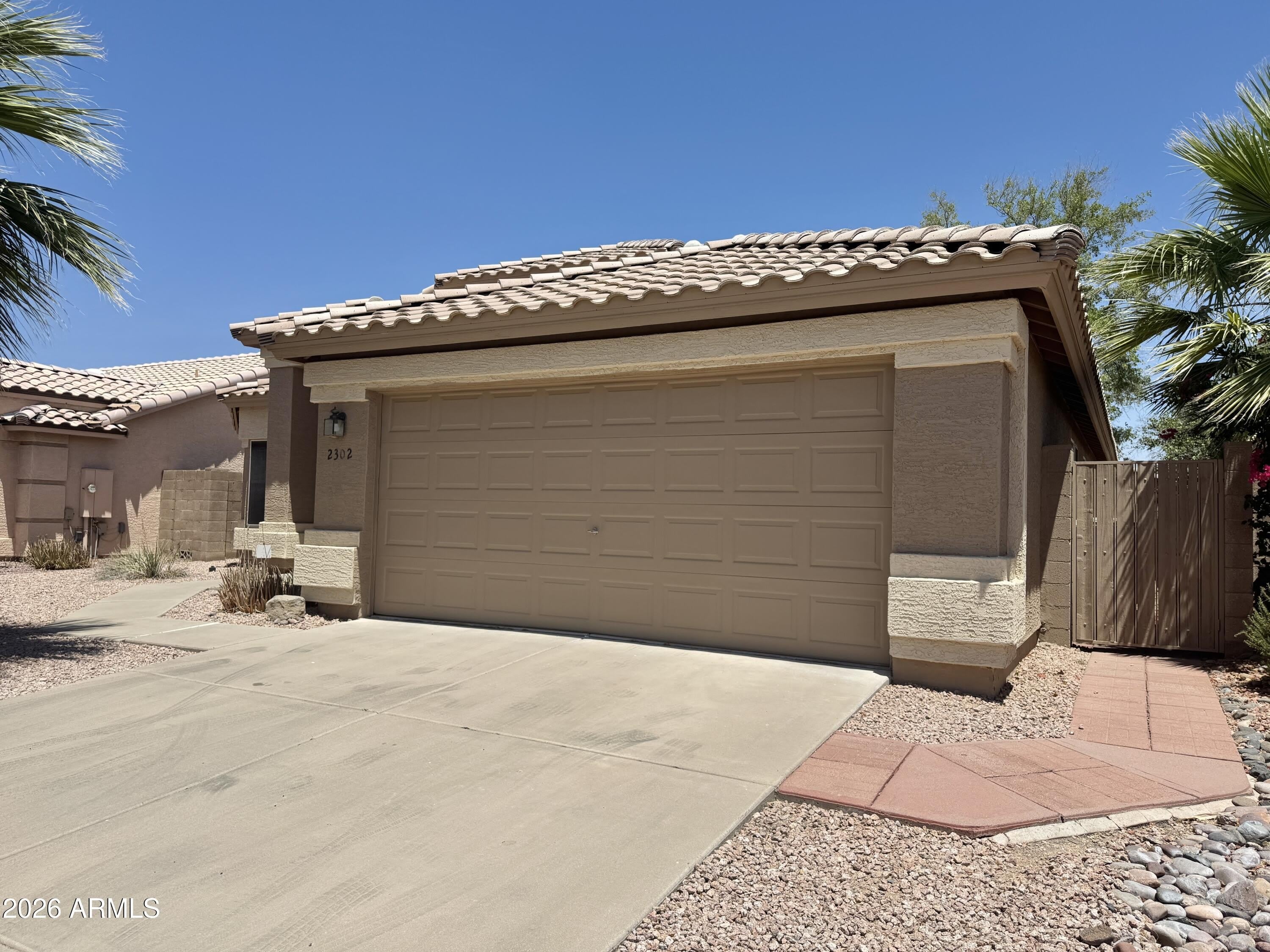2302 E EDNA Avenue – photo 1