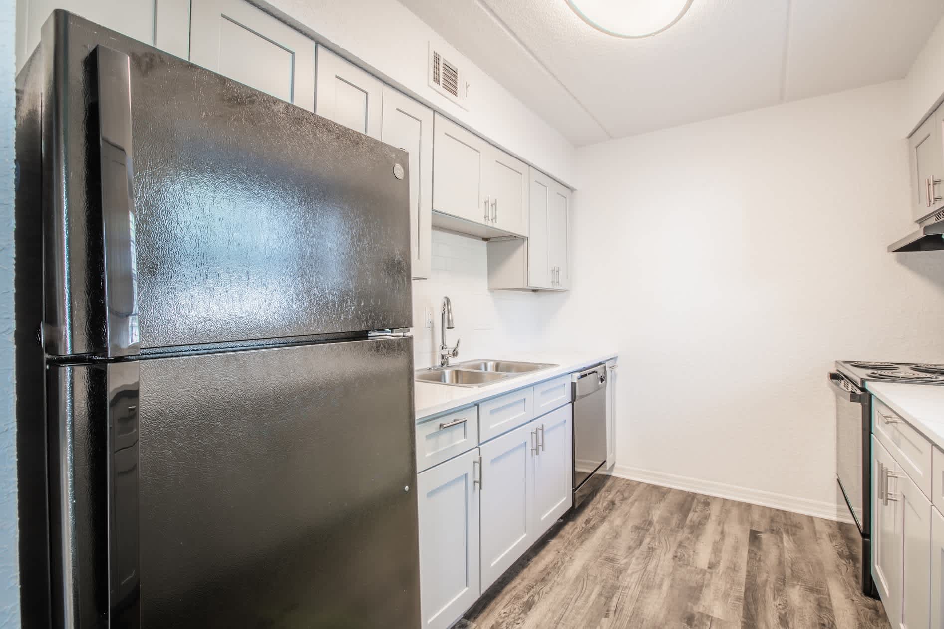 Townsend Apartments – photo 2