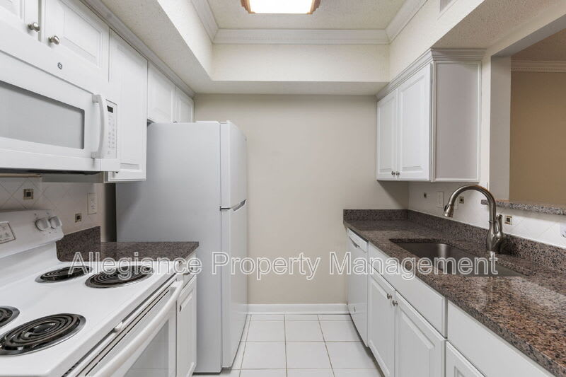 5505 Seminary Rd – photo 3