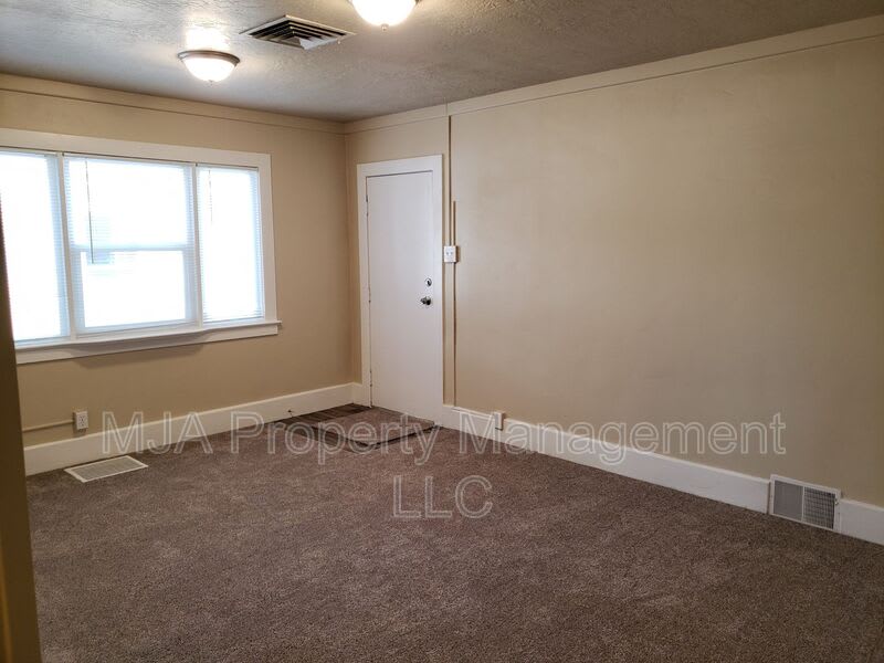970 W Center St – photo 3