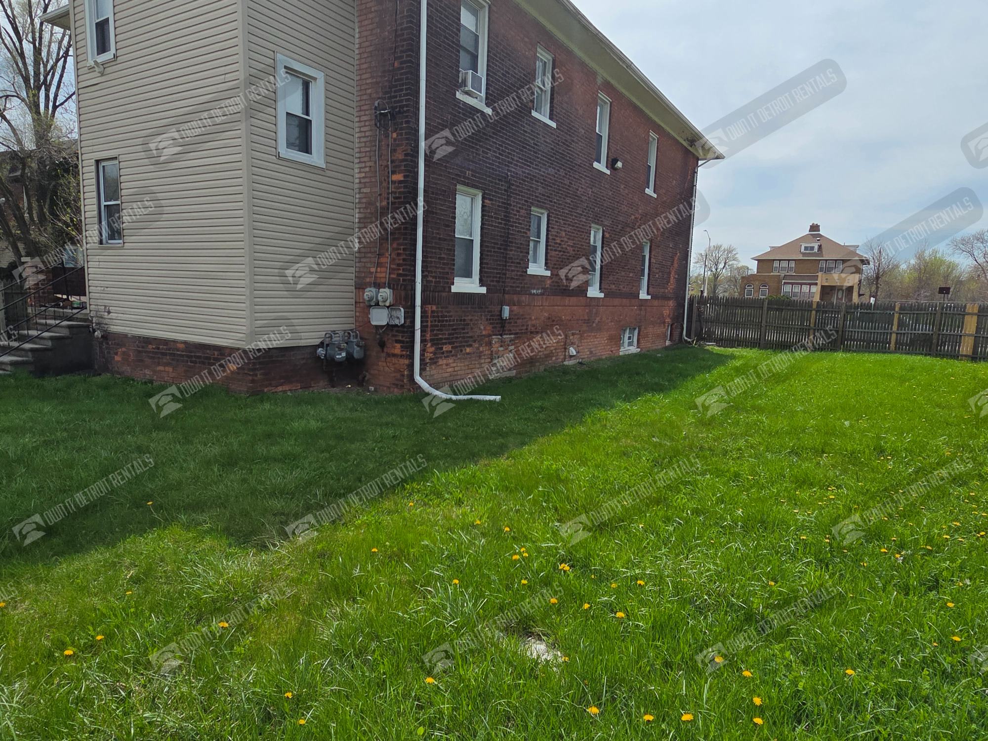 1998 E Grand Blvd – photo 5