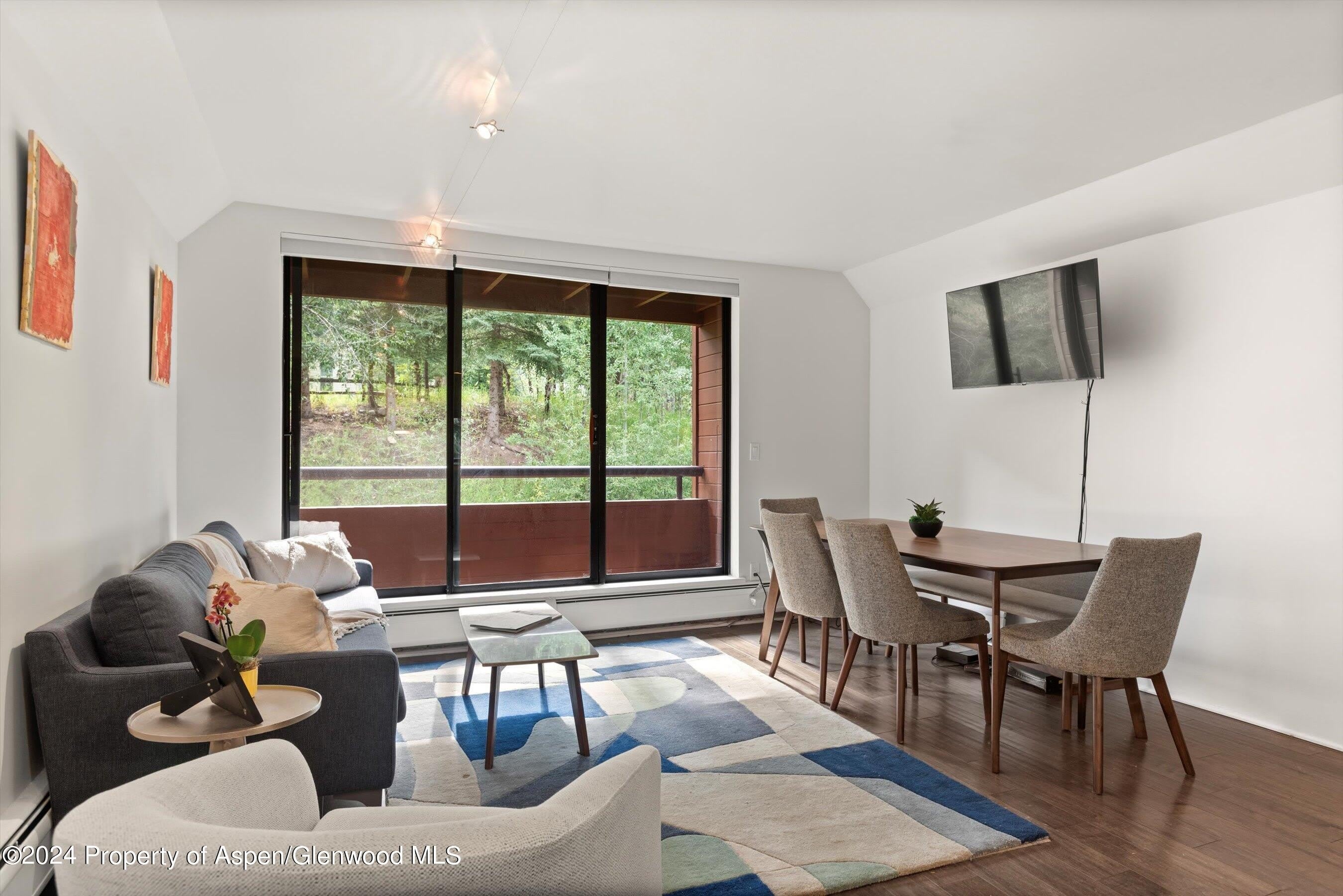 1326 Vine Street – photo 2