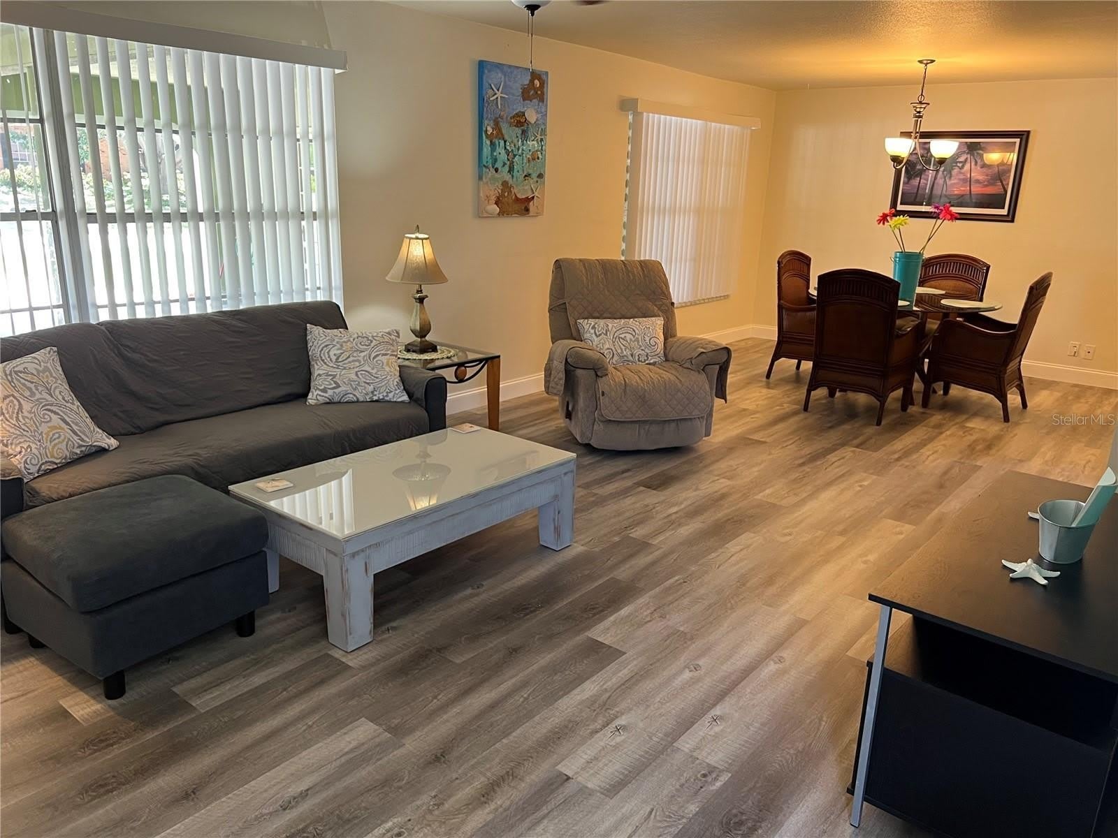 1406 N SATURN Avenue – photo 1