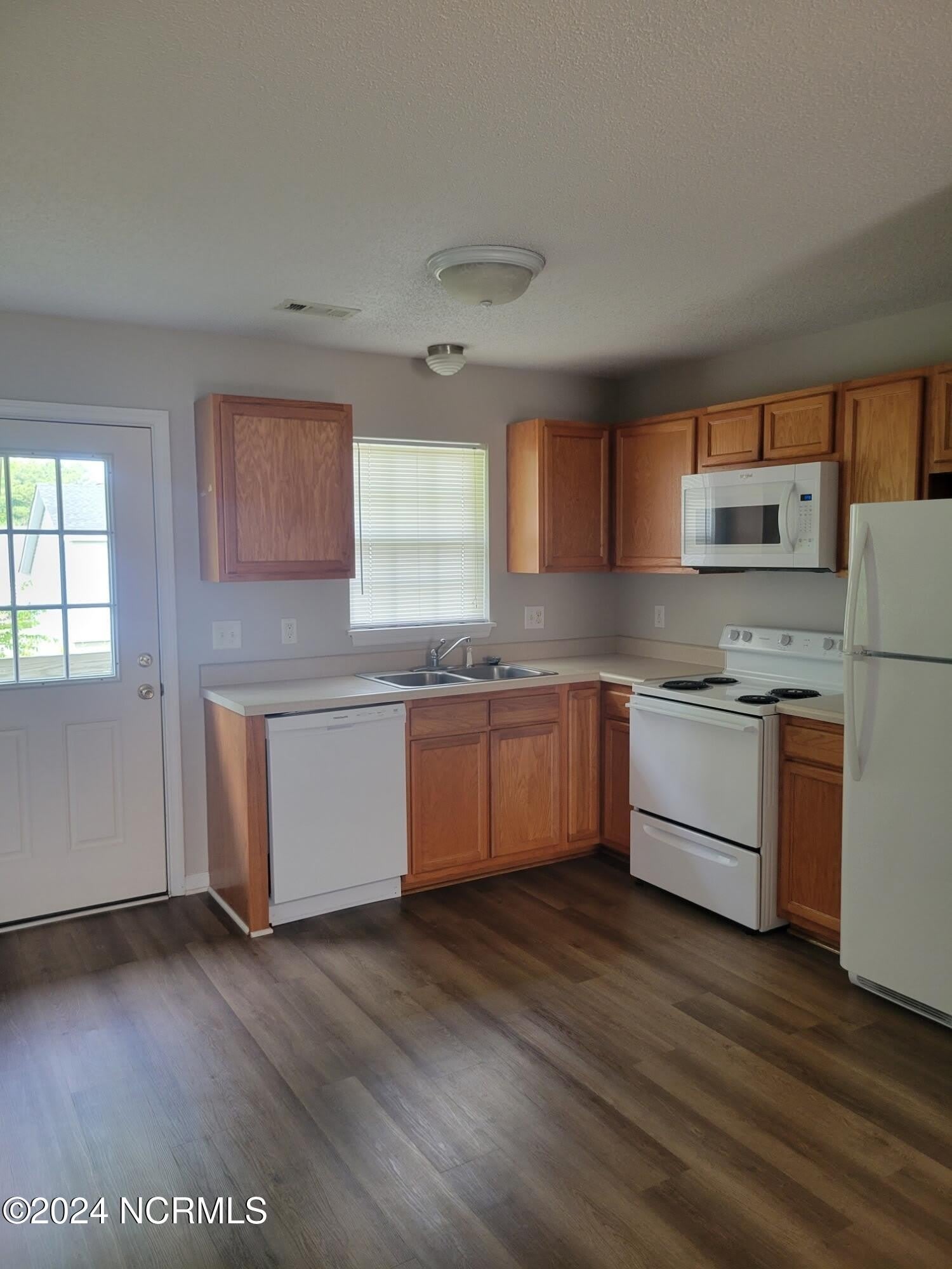 1500 Hammock Lane – photo 4