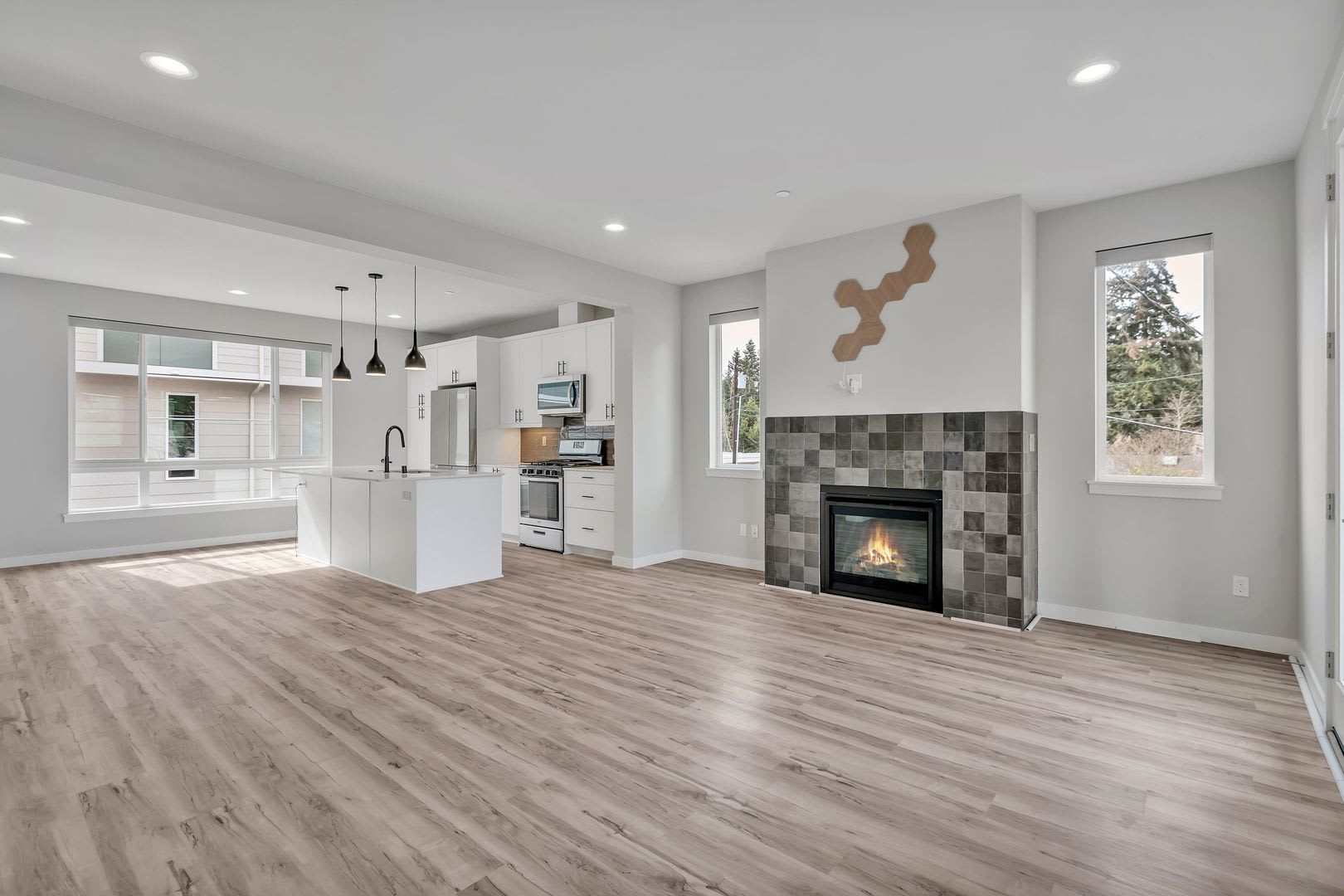 3Bed 2 5 Bath Modern Comfort Meets Elegant Design – photo 4